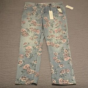 Vintage America Relaxed Tapered Bestie Jean w/ Flower Details